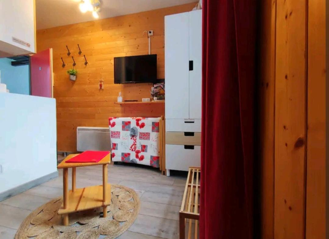 Apartamento Le Petit Nid Rouge Ustou Exterior foto